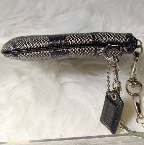 GUC Coach Signature Wristlet Tonal Black - Picture 6 of 8